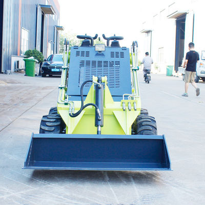Mini chargeur de direction à dérapage homologué par l'EPA avec 950 kg de poids de la machine et 17,2 kW de puissance
