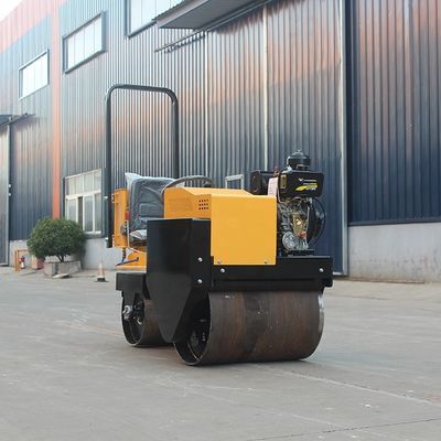 Équipement de construction routière roue en acier rouleau routier à fréquence de vibration 70 Hz