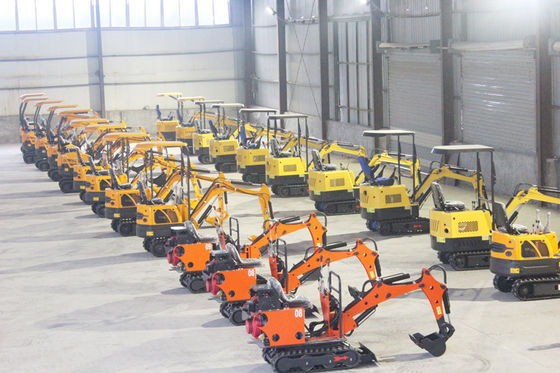 Largeur du châssis 1100 mm HUAQI Mini Excavator 1 tonne 2 tonnes 3 tonnes pour creuser jusqu'à 2000 mm