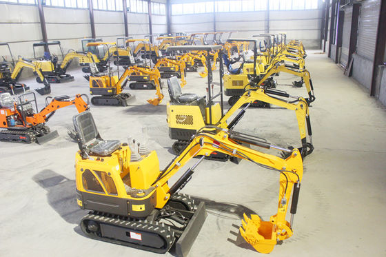 Largeur du châssis 1100 mm HUAQI Mini Excavator 1 tonne 2 tonnes 3 tonnes pour creuser jusqu'à 2000 mm