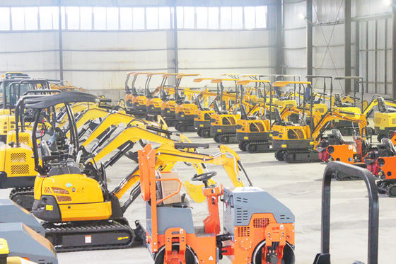 Micro-bagger de petite taille pour la construction en extérieur à budget réduit avec un auvent et une largeur de voie de 1100 mm