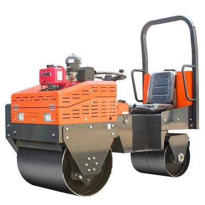 Démarrage électrique 0,8 tonne Diesel Double tambour Ride On Road Roller pour un fonctionnement en douceur
