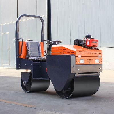 Démarrage électrique 0,8 tonne Diesel Double tambour Ride On Road Roller pour un fonctionnement en douceur