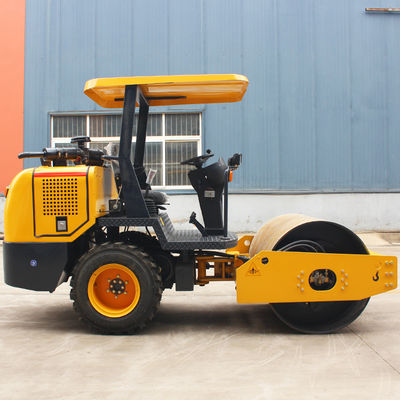3.5 tonnes de rouleaux à rouleaux vibrants avec une fréquence de vibration de 74 L et une vitesse de déplacement de 2 à 8 km/h