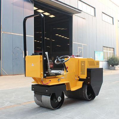 Largeur de compactage de 700 mm Mini rouleau hydraulique diesel pour le compactage du parking