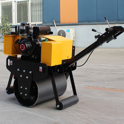 Marcher derrière le rouleau à tambour unique HQ-YL600C rouleau routier vibrant de 0,3 tonne avec une puissance de 5,5 kW