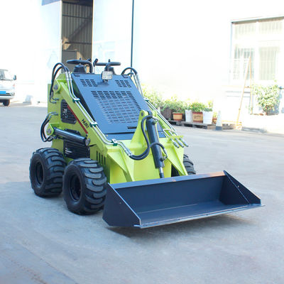 Mini chargeur de direction à dérapage moment de charge élevé et poids de la machine de 950 kg pour les travaux lourds