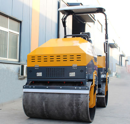 HQ-YL1200 1-5 Tonnes Vibration Ride sur Mini Route Roller avec une capacité de réservoir d'eau de 120L