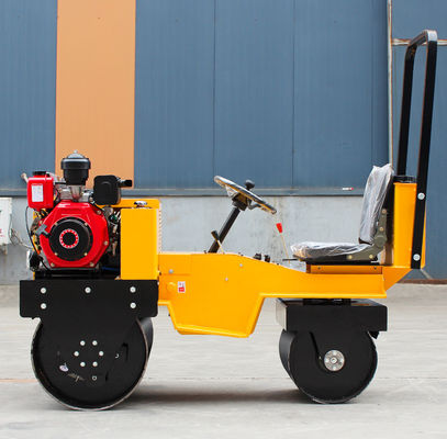 Rouleau vibrant de 0,6 tonne Mini à double tambour routier avec moteur CF178/R180
