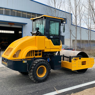 Ride On Vibratory Single Drum 6000 Kg Asphalt Route Rollers pour la mise en place de l'asphalte