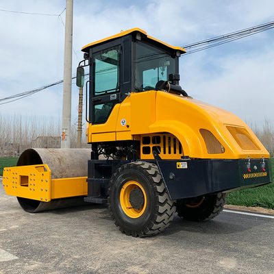 Ride On Vibratory Single Drum 6000 Kg Asphalt Route Rollers pour la mise en place de l'asphalte