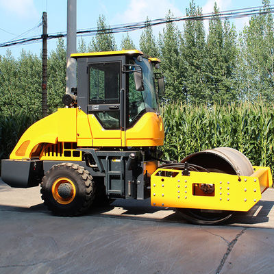 Ride On Vibratory Single Drum 6000 Kg Asphalt Route Rollers pour la mise en place de l'asphalte